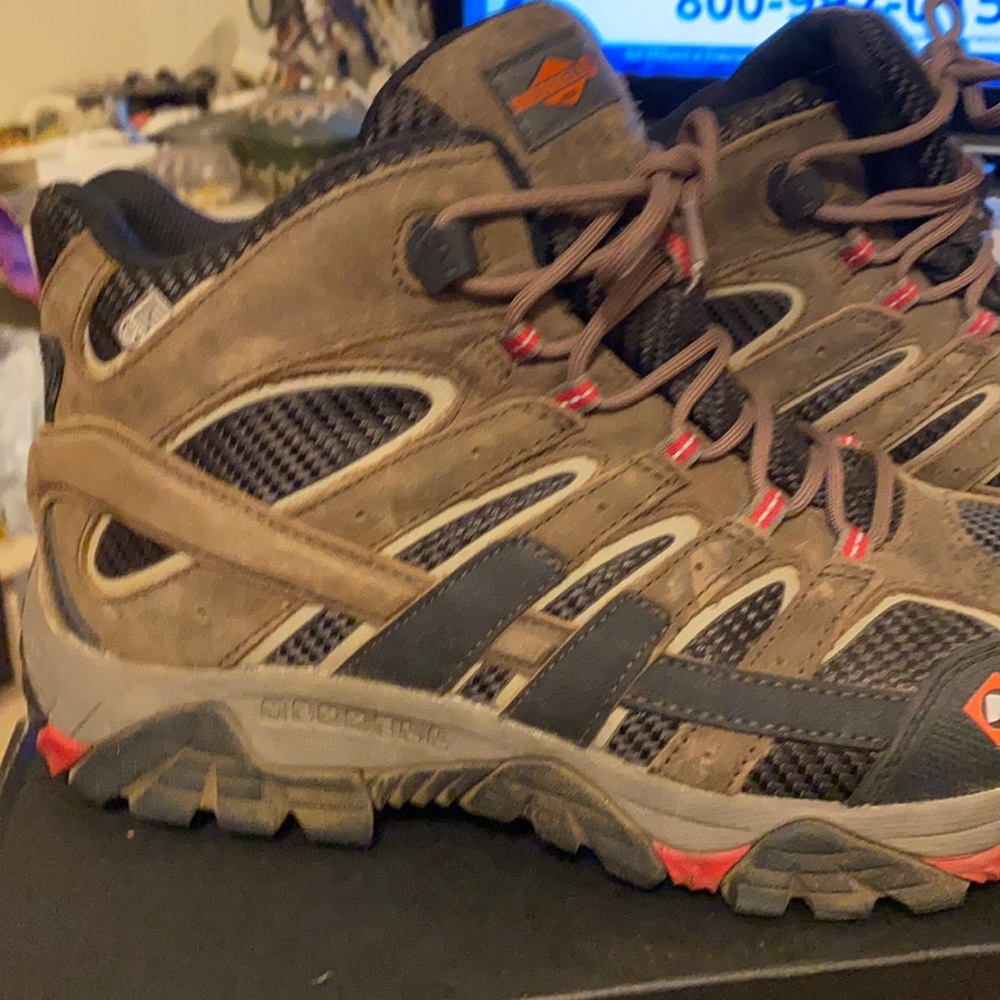 MERRELL Ladies Hi~tops w/box. Sz. 10.  Mint Conf,